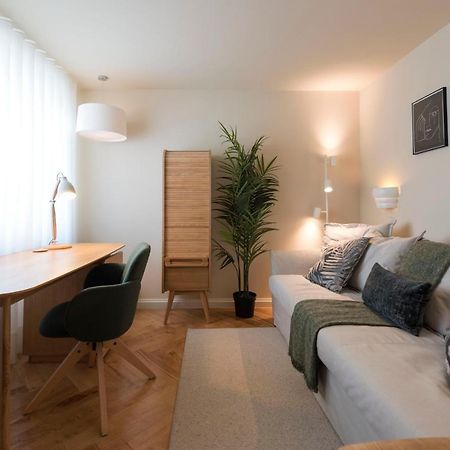 Emporium Deluxe 3Br Apartment W/ Private Parking By Lovelystay Porto Exteriér fotografie