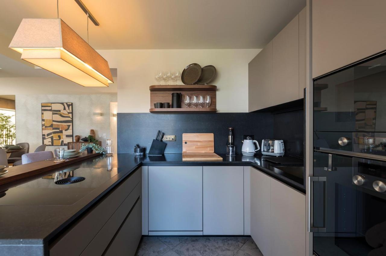 Emporium Deluxe 3Br Apartment W/ Private Parking By Lovelystay Porto Exteriér fotografie