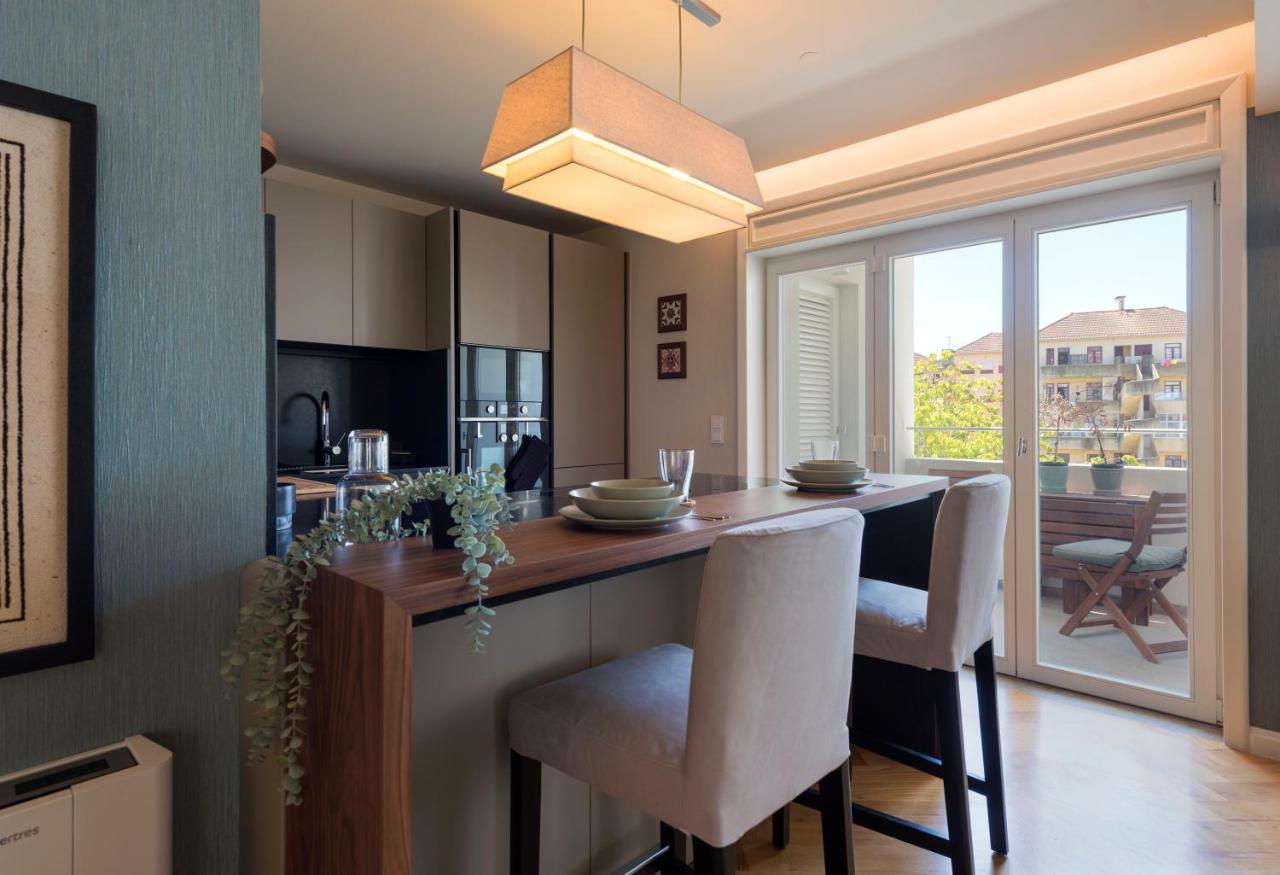 Emporium Deluxe 3Br Apartment W/ Private Parking By Lovelystay Porto Exteriér fotografie