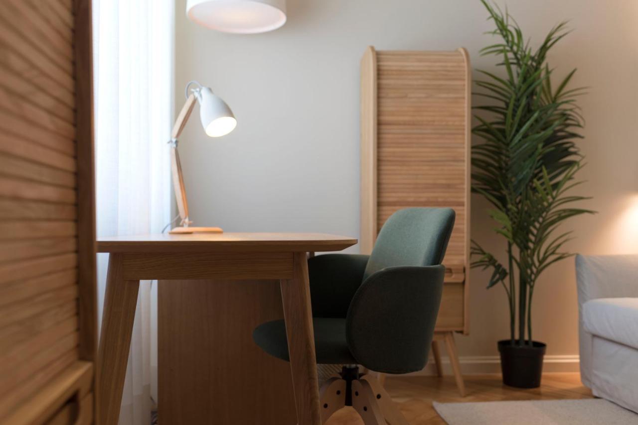 Emporium Deluxe 3Br Apartment W/ Private Parking By Lovelystay Porto Exteriér fotografie