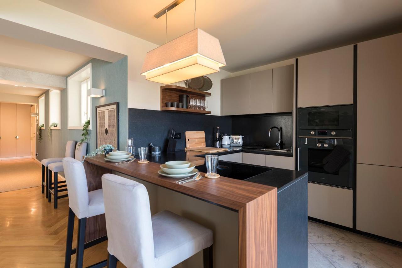 Emporium Deluxe 3Br Apartment W/ Private Parking By Lovelystay Porto Exteriér fotografie