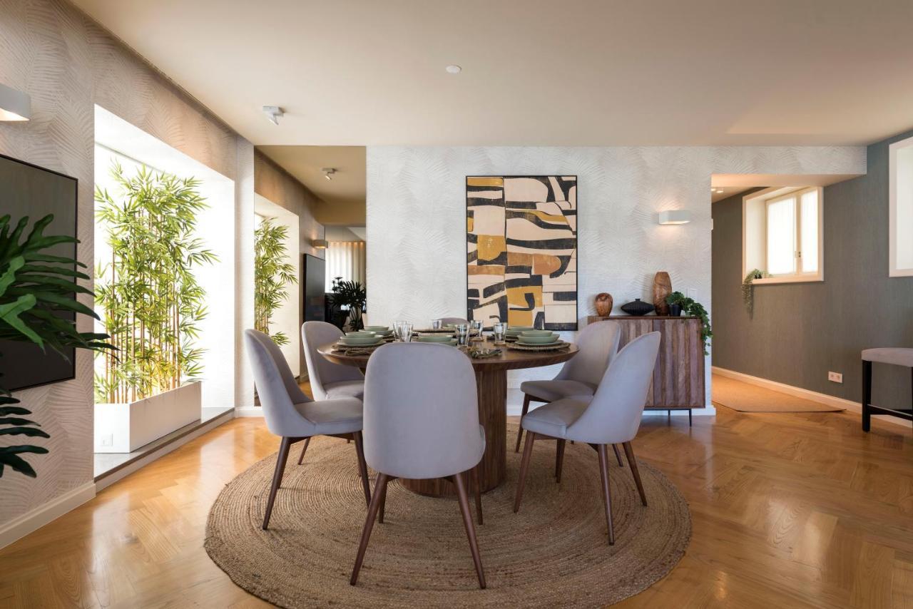 Emporium Deluxe 3Br Apartment W/ Private Parking By Lovelystay Porto Exteriér fotografie