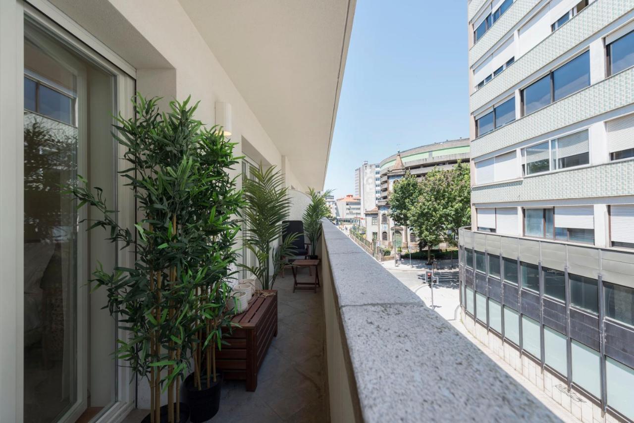 Emporium Deluxe 3Br Apartment W/ Private Parking By Lovelystay Porto Exteriér fotografie