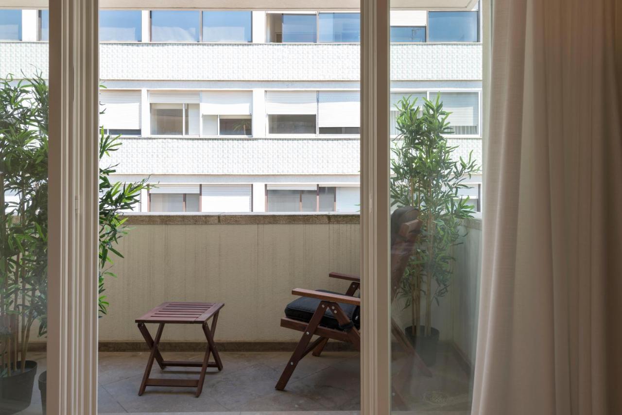 Emporium Deluxe 3Br Apartment W/ Private Parking By Lovelystay Porto Exteriér fotografie