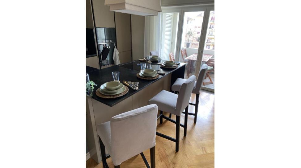 Emporium Deluxe 3Br Apartment W/ Private Parking By Lovelystay Porto Exteriér fotografie