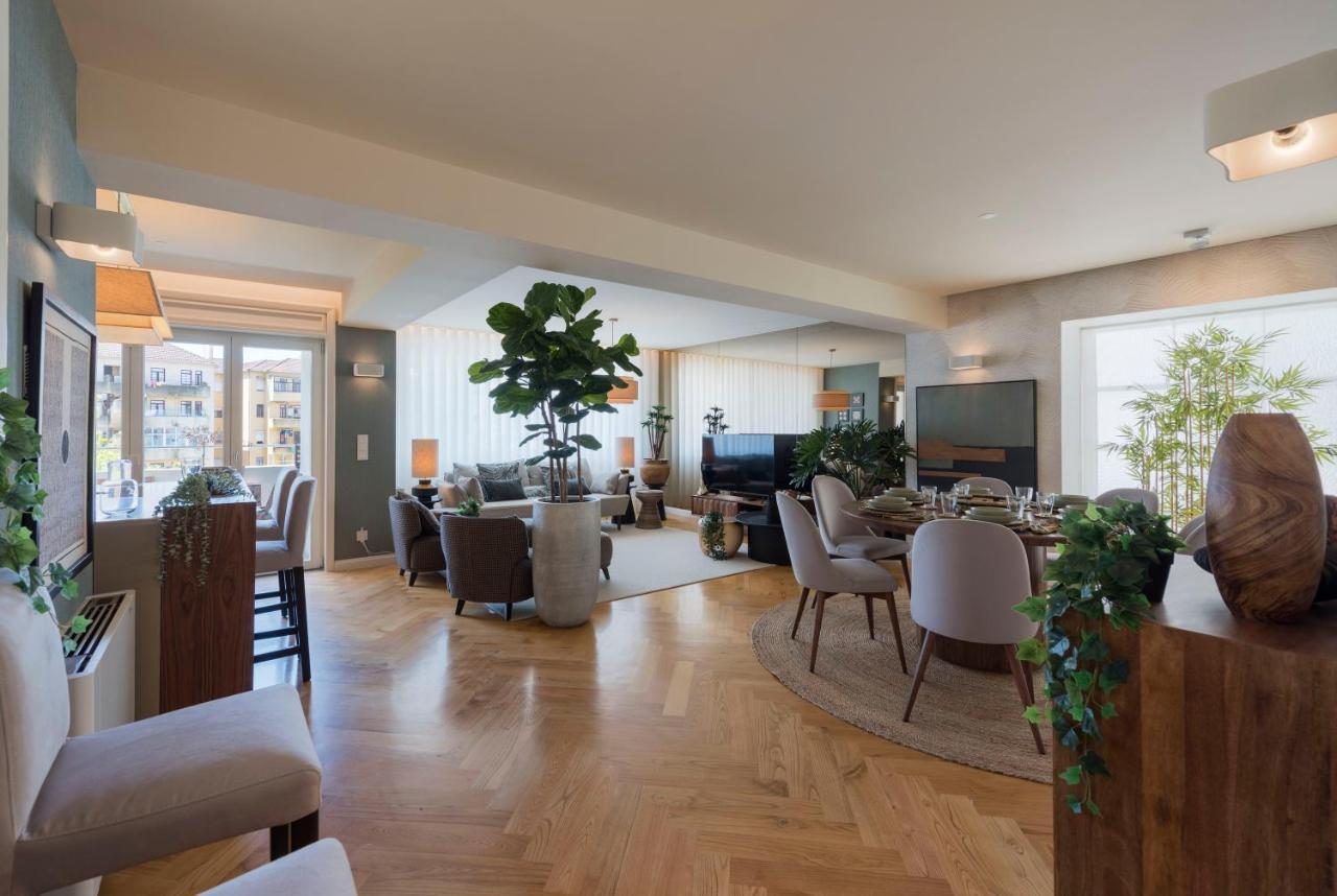 Emporium Deluxe 3Br Apartment W/ Private Parking By Lovelystay Porto Exteriér fotografie